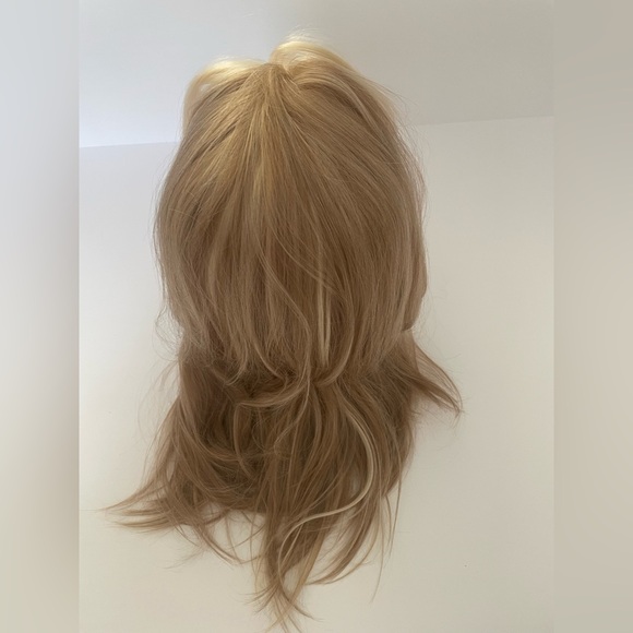 Chelsey Smith Crowns, CSC, Jesslyn Strawberry Platinum Petite Wig NWT - Picture 6 of 16